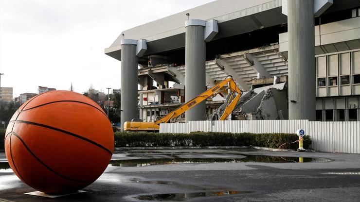 Abdi İpekçi Spor Salonu yıkılıyor