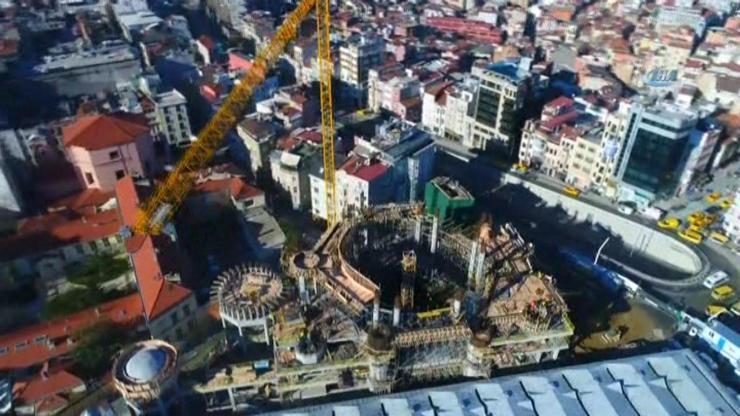 Taksim Camiinin inşaatının yarısı bitti