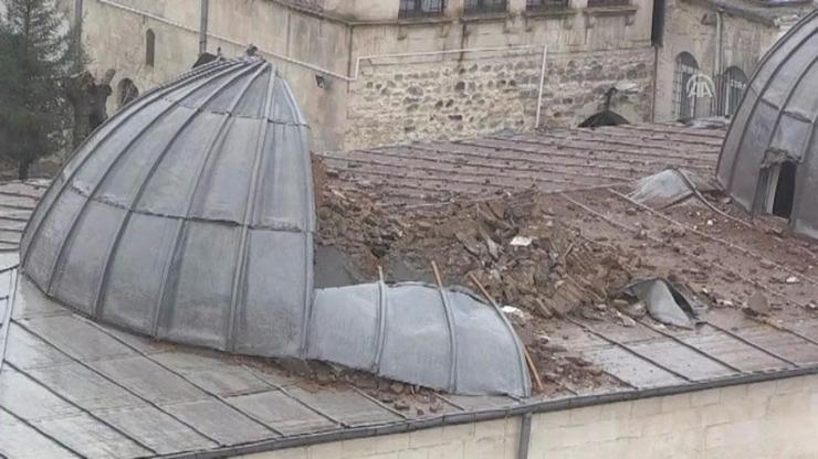 Roket isabet eden caminin hasarı gün aydınlanınca ortaya çıktı