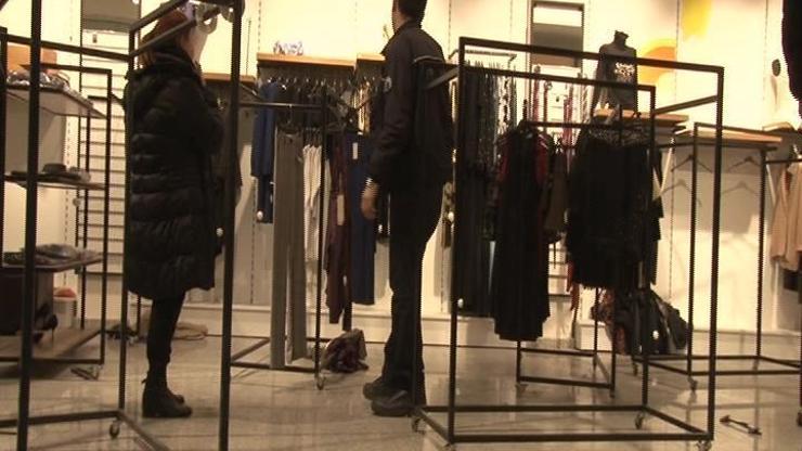Hırsızlar ünlü giyim mağazasını 5 dakikada boşalttı