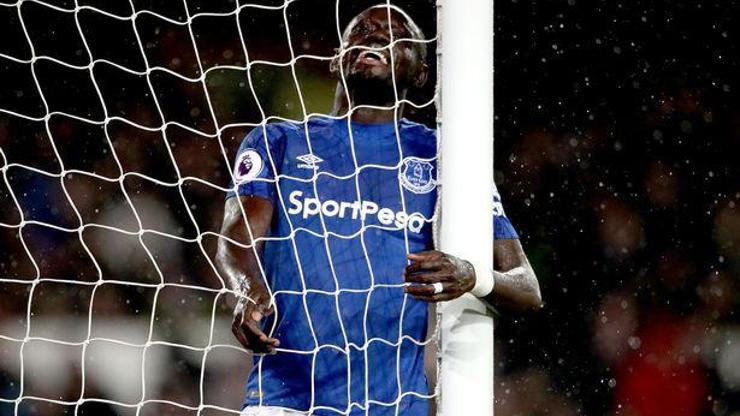 Evertonda Niasse 8 metreden topu ağlara atamadı