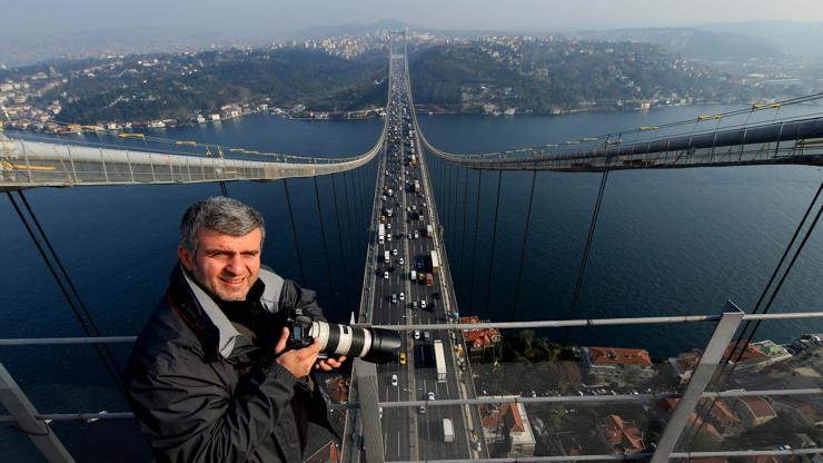 Kaburgalarını kırmıştı... Köprüde çektiği bu kare nefes kesti