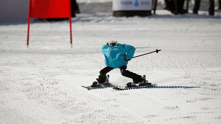 Robot kayakçılar altın madalya için yarıştı