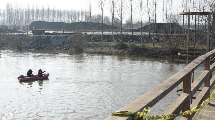 Meriç Nehrinde mülteci botu battı: Kayıplar aranıyor