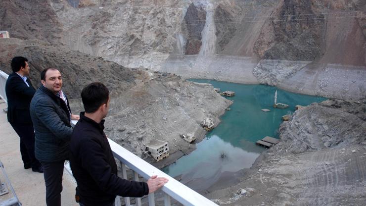 Artvin’de baraj suları çekildi, köy 5 yıl sonra ortaya çıktı