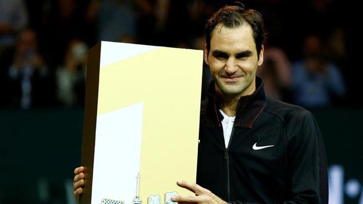 Roger Federer zirveye rekorla çıktı