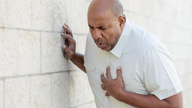 Kalp krizi sırasında hayatınızı kurtaracak 8 önlem