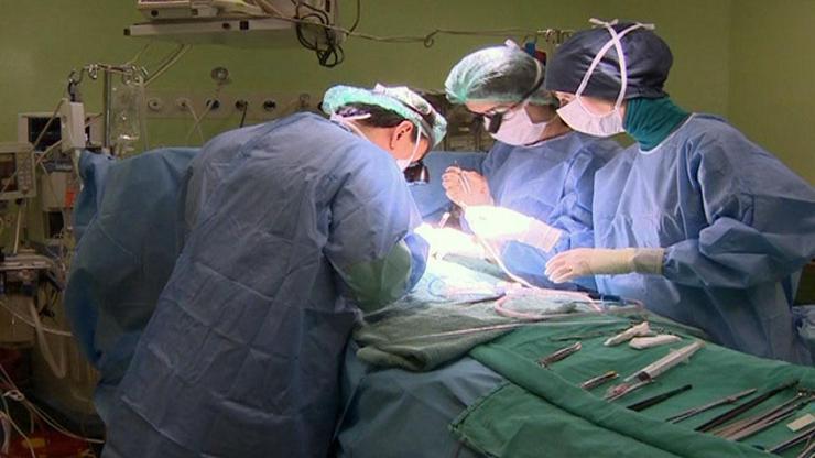 İranlı kadına Trabzonda dev meme ameliyatı: 10 kilo doku çıkarıldı
