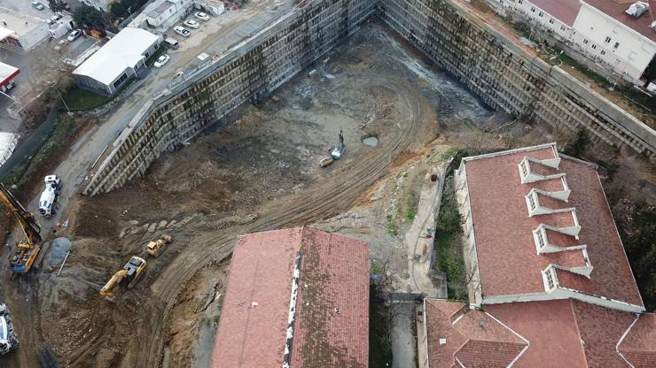 400 öğrencili lisenin yanında korkutan görüntü