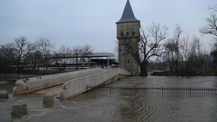 Tunca Nehrinin debisi düşüyor: Er meydanından yavaşça çekiliyor