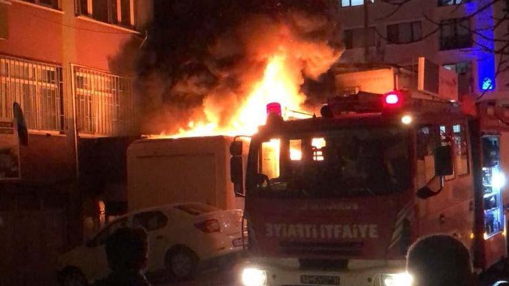 Maltepede depo alev alev yandı, patlama sesleri duyuldu