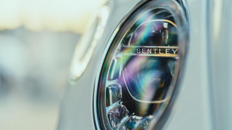 2019 Bentley Bentayga Hybrid fotoğrafları