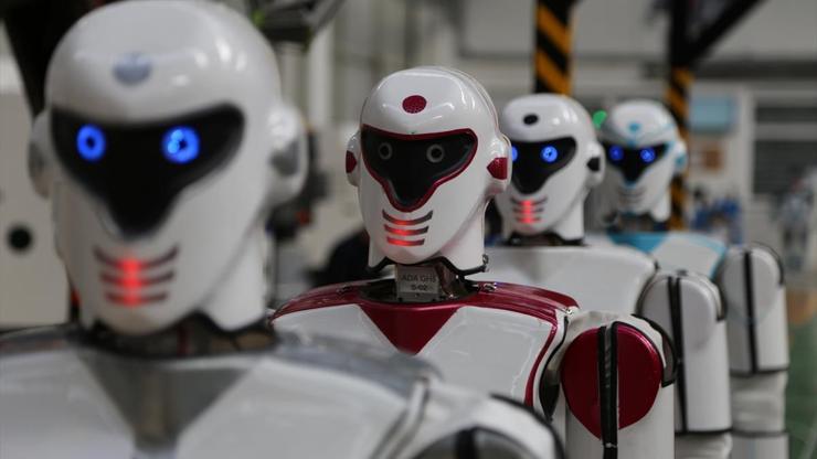 Konyada üretilen insansı robot askerler görev bekliyor