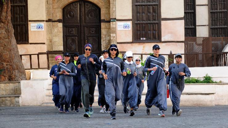 Suudi Arabistanda Kadınlar Gününde tarihi koşu