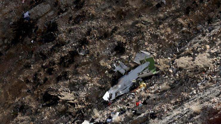 İranda düşen Türk uçağı ile ilgili bir kişi kayıp iddiası Cenazeler Adli Tıpta