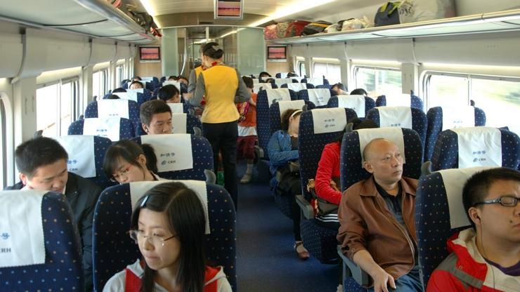 Çin’de düşük puanlı vatandaşlar tren ve uçağa binemeyecek