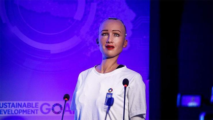 Ünlü robot Sophia Nepalde konferans verdi