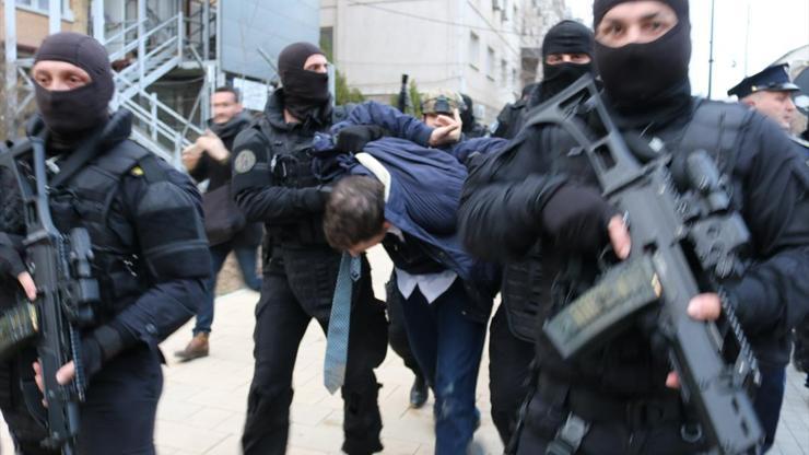 Kosovada gerilim: Sırp yetkili gözaltına alındı, Balkanlar karıştı
