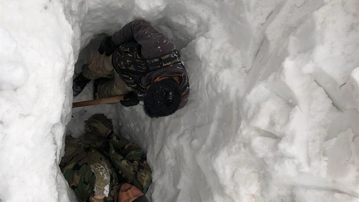 Kara gömülü PKK sığınakları bulundu