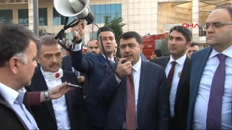İstanbul Valisi Vasip Şahin olay yerinde: Yangın kontrol altına alındı
