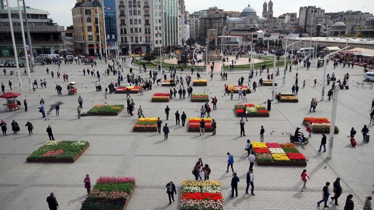 Taksim Meydanına 187 bin lale