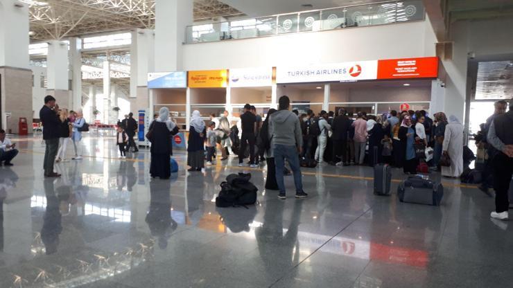 Diyarbakır- Bursa seferini yapacak uçak arızalandı, yolcular indirildi