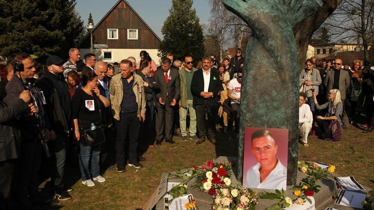 Almanyada öldürülen Burak Bektaş için anıt
