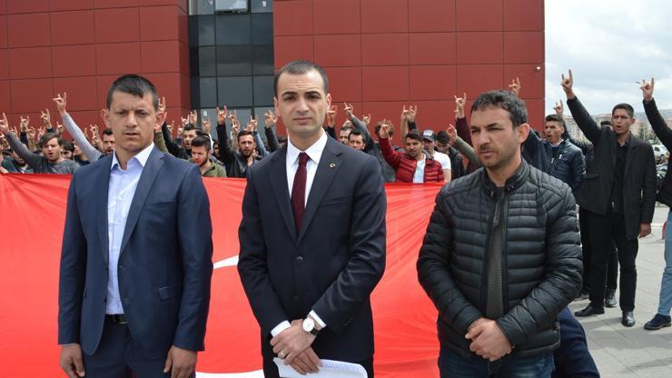 Üniversite kantininde Türk bayrağı indirildi iddiası