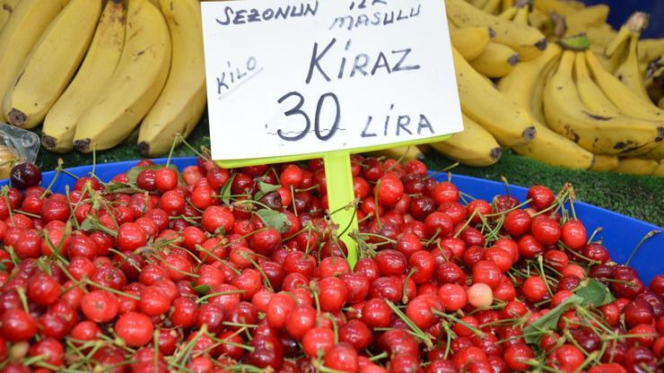 Kiraz manav tezgahlarında: 30 lira