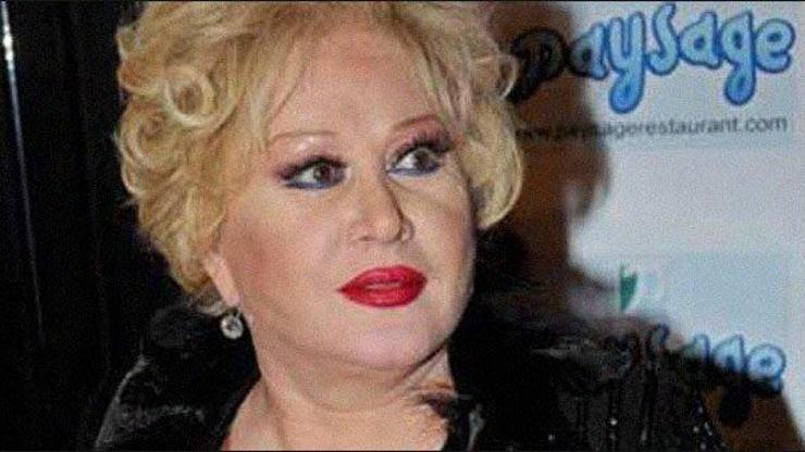 Bu Dünyadan Bir Efsane Geçti: Satış Rekorları, Kabadayı Aşkı ve Anılarla Dolup Taşan Bir Hayat