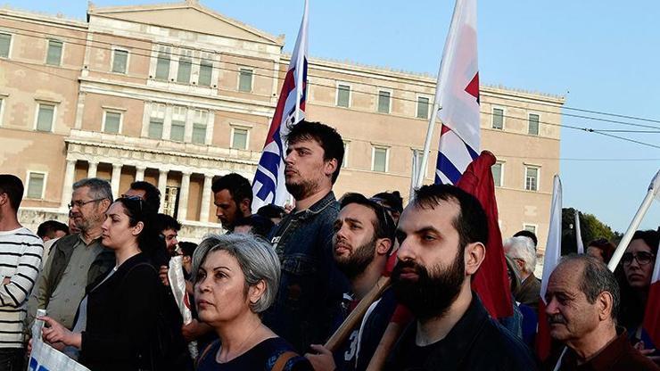 Yunanistanda denizciler greve gitti