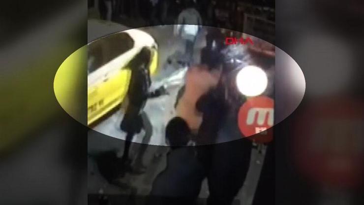 Kadıköydeki bıçaklı kavganın saldırı anı kamerada