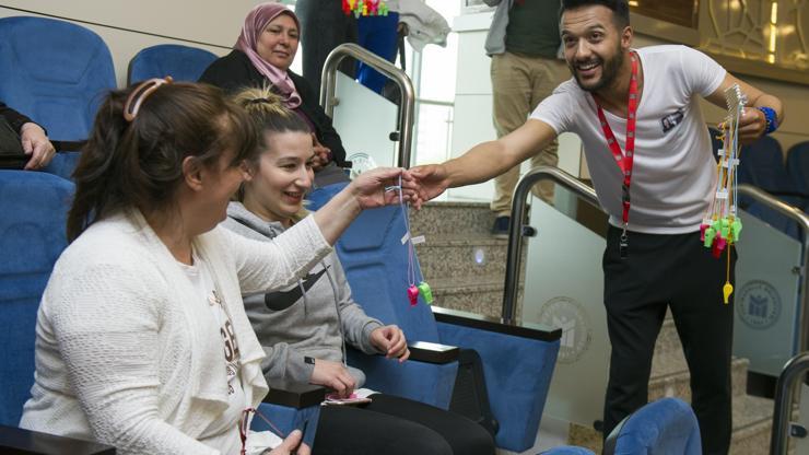 Beden eğitimi öğretmenlerinden ilginç nikah töreni