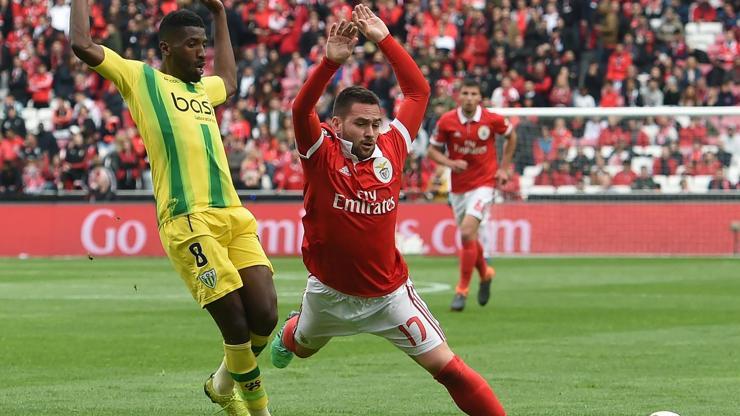 Benficaya darbe üstüne darbe / Benfica 2-3 Tondela