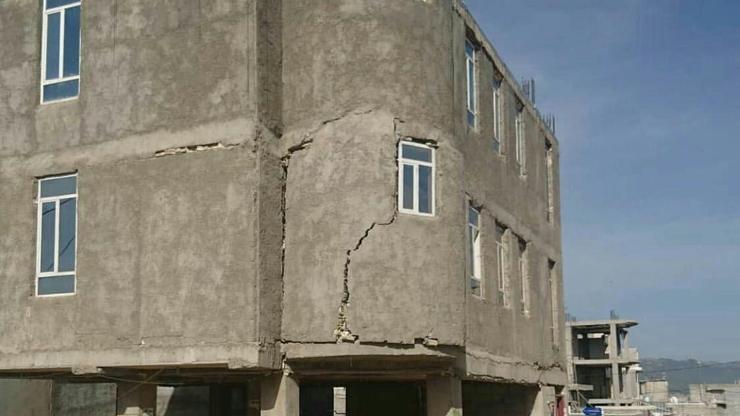 İran’daki depremde 105 yaralı