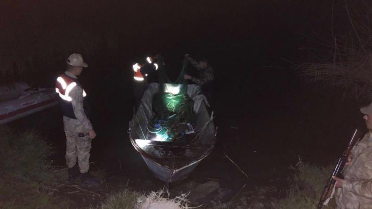 Sadece Van Gölünde bulunan balıklar iki ton kaçak avlandı