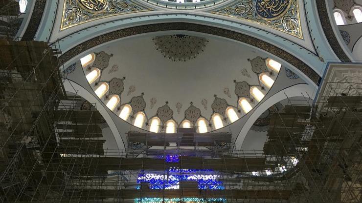 Çamlıca Caminin içi drone ile görüntülendi