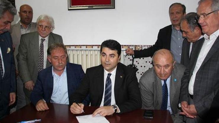 DP Genel Başkanı Uysal, Akşener için imza verdi