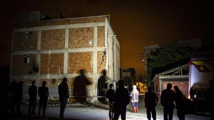 Ankarada bir binada çökme tehlikesi: Mahsur kalanlar kurtarıldı