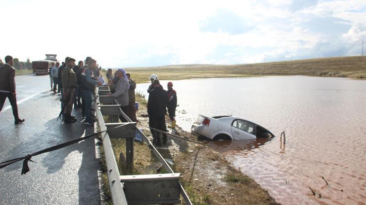 Şanlıurfada feci kaza: Otomobil su dolu çukura düştü