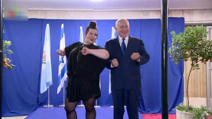 Netanyahunun dansı sosyal medyada tepki gördü