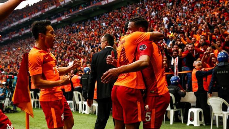 Galatasarayda 18 futbolcunun ilk şampiyonluğu