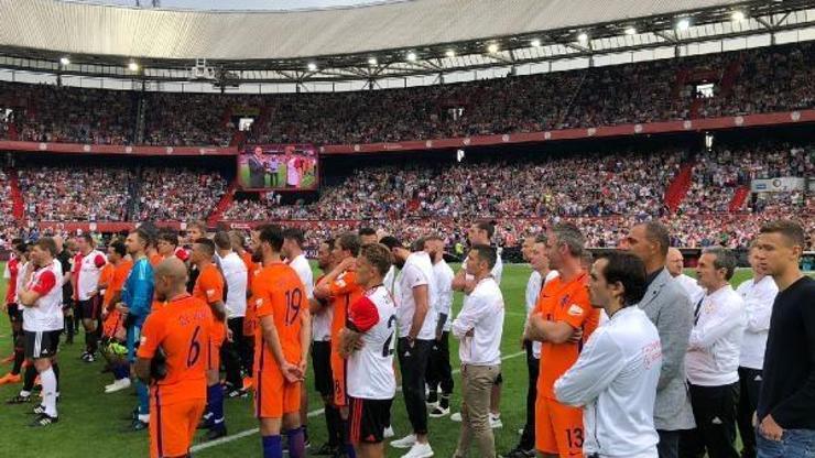 Dirk Kuyt görkemli bir törenle veda etti