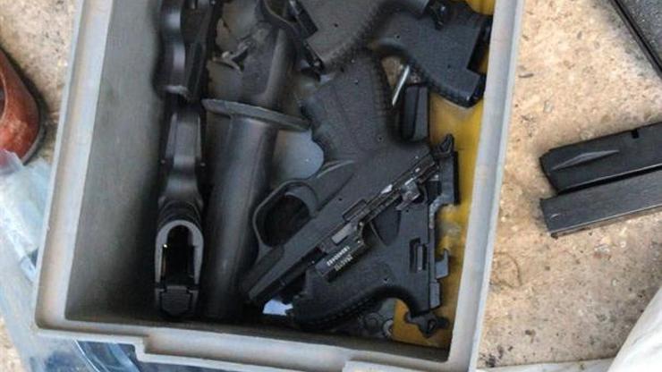 İzmirde silah ticaretine 5 gözaltı