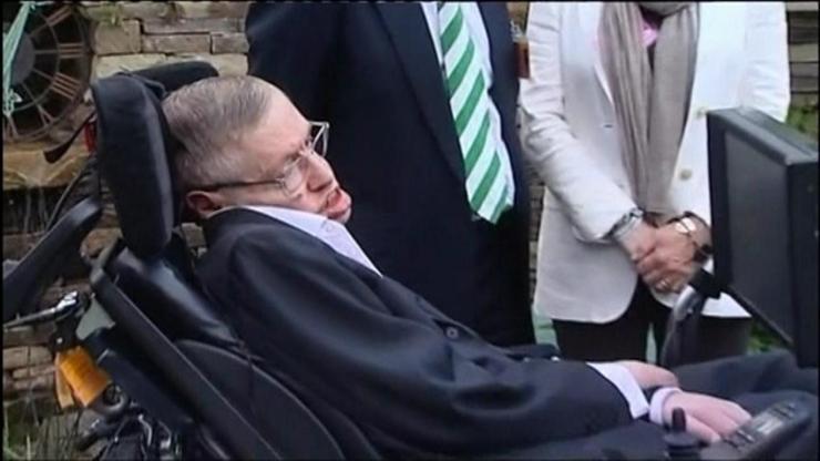 Hawking ünlülerle anıldı