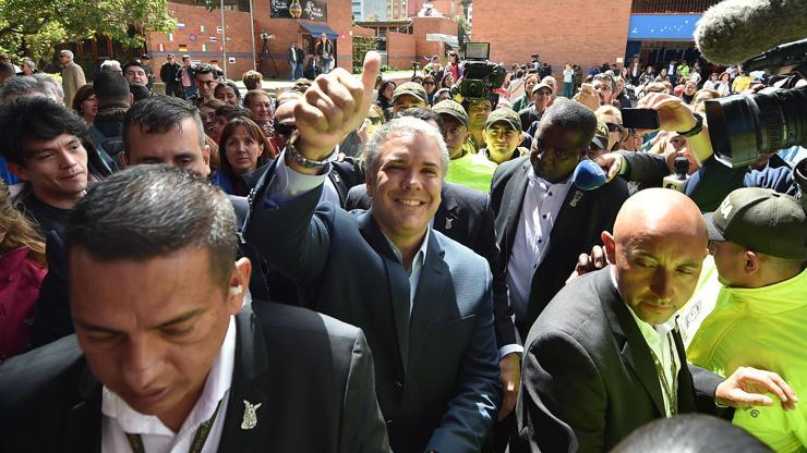 Kolombiyada Duque yüzde 53.95 ile Devlet Başkanı seçildi