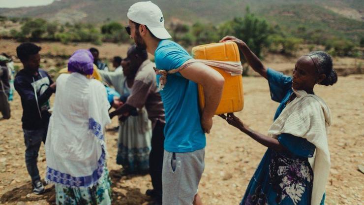 Nuri Şahin tatile gitmek yerine Etiyopyada su kuyusu açtı