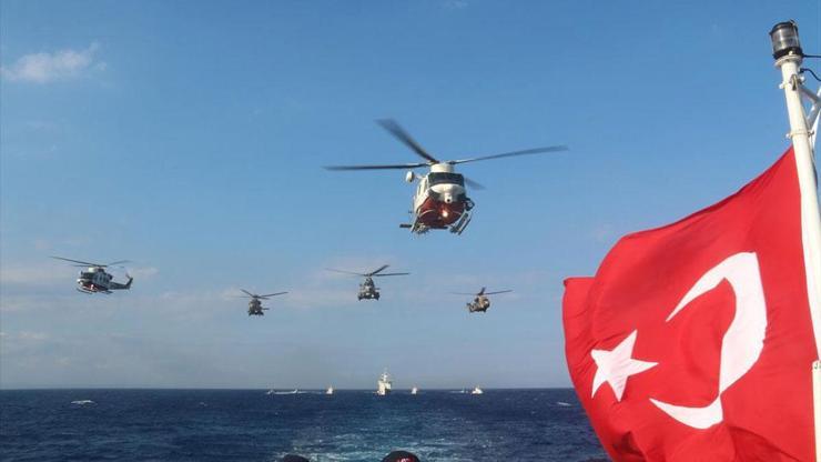 Türk gemileri Doğu Akdenizde: KKTCde büyük tatbikat