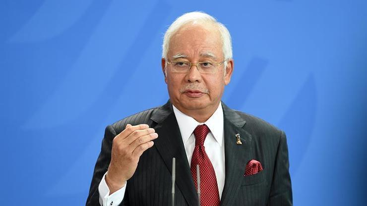 Malezyada 900den fazla banka hesabı donduruldu