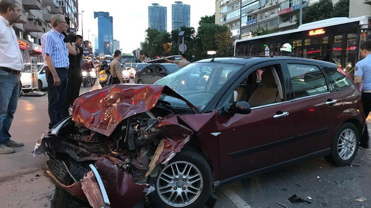 Beşiktaşta zincirleme kaza: 4 yaralı